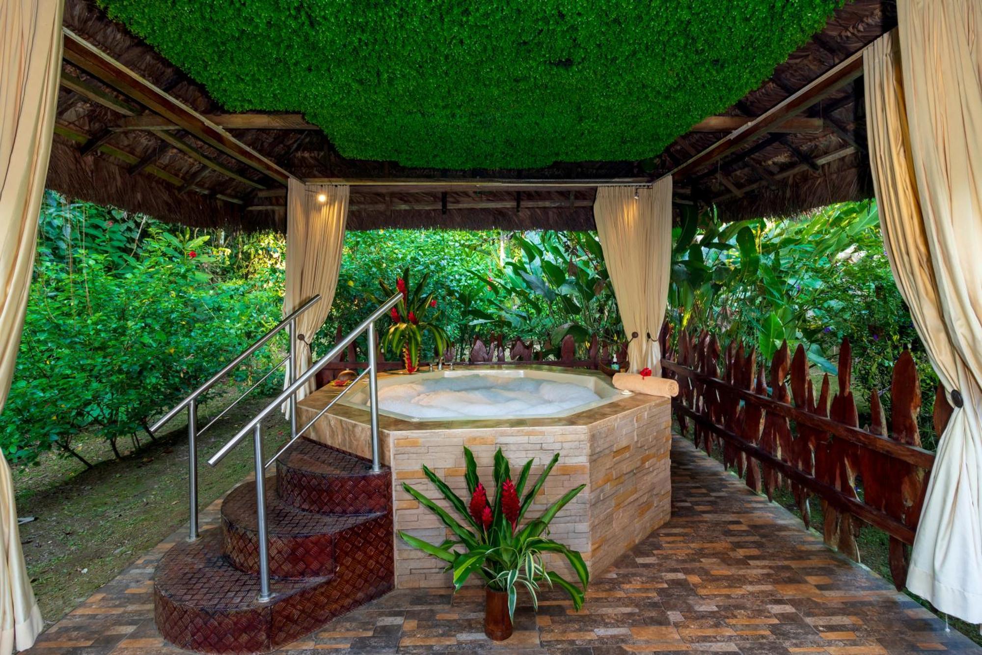 La Selva Eco-Lodge & Retreat Providencia Exterior photo