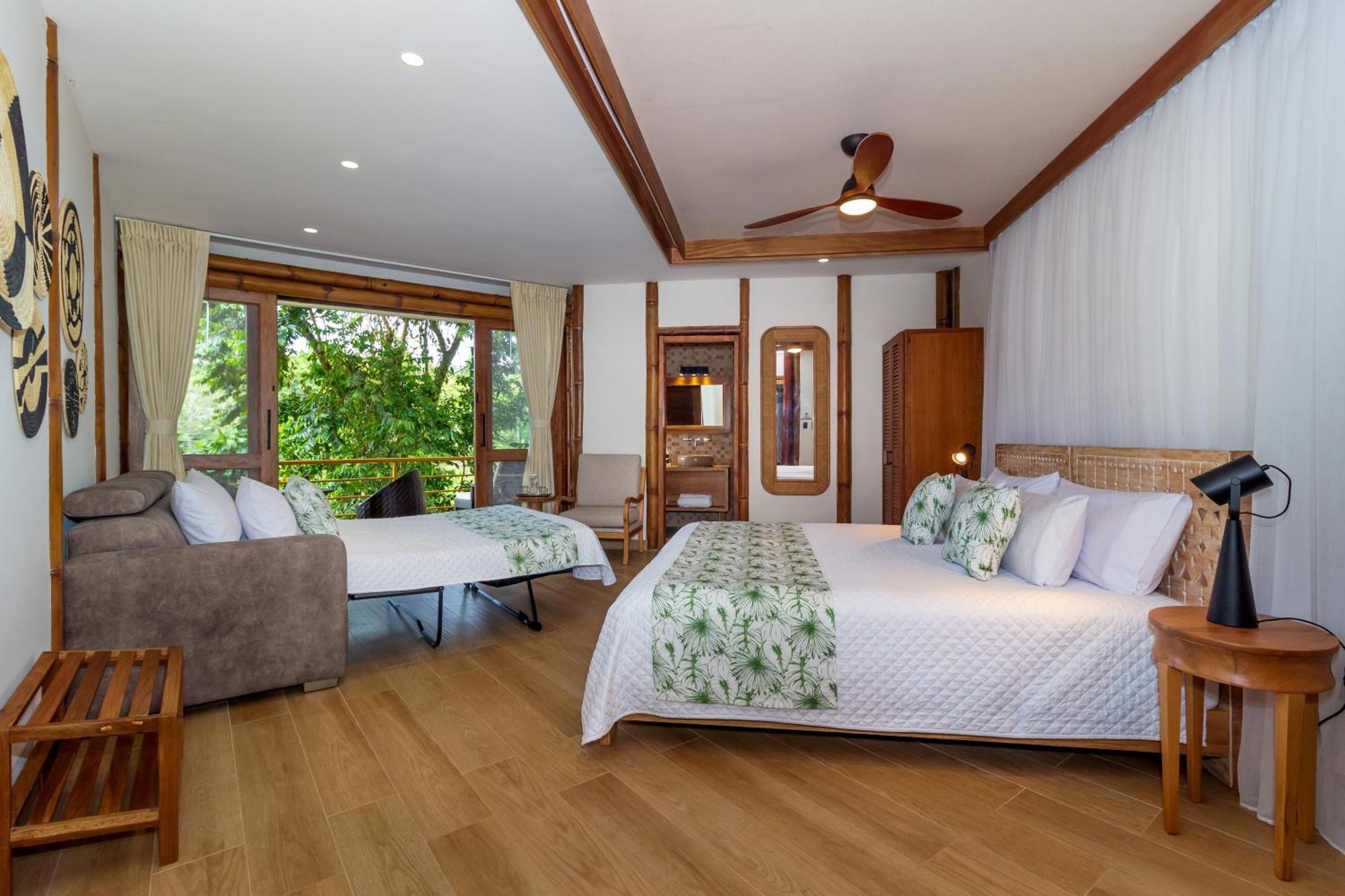 La Selva Eco-Lodge & Retreat Providencia Exterior photo